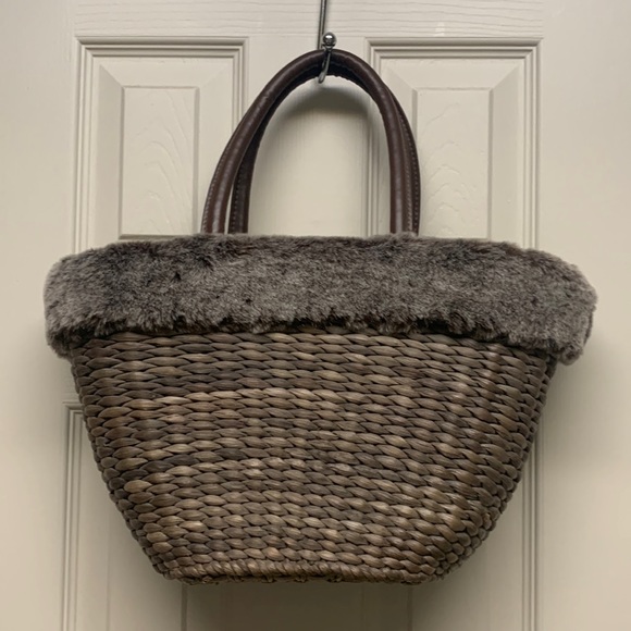 Bath&Body Works Basket with Faux Fur Trim - Picture 1 of 4